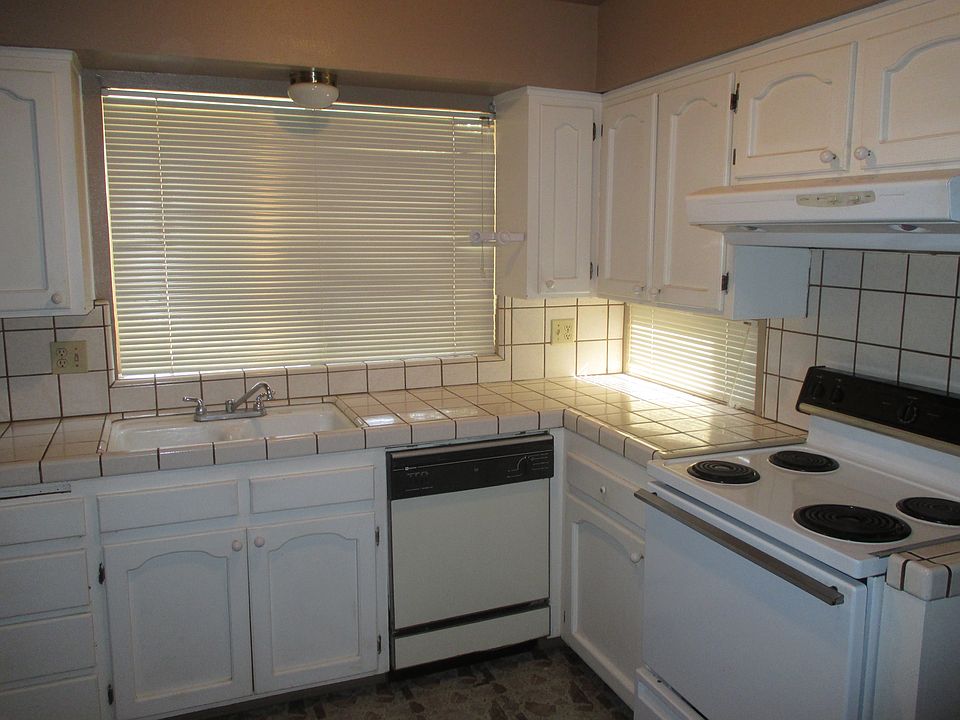 1st image of 25649 Avenue 18 1/2