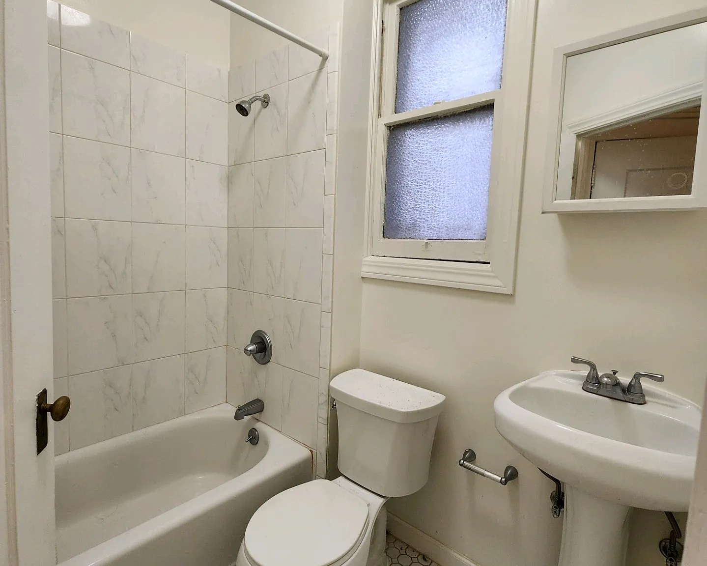 724 Leavenworth st — Photo 4