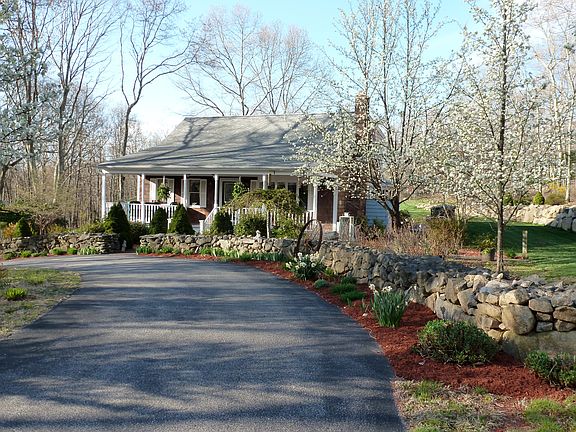 Rockwalls guide you home