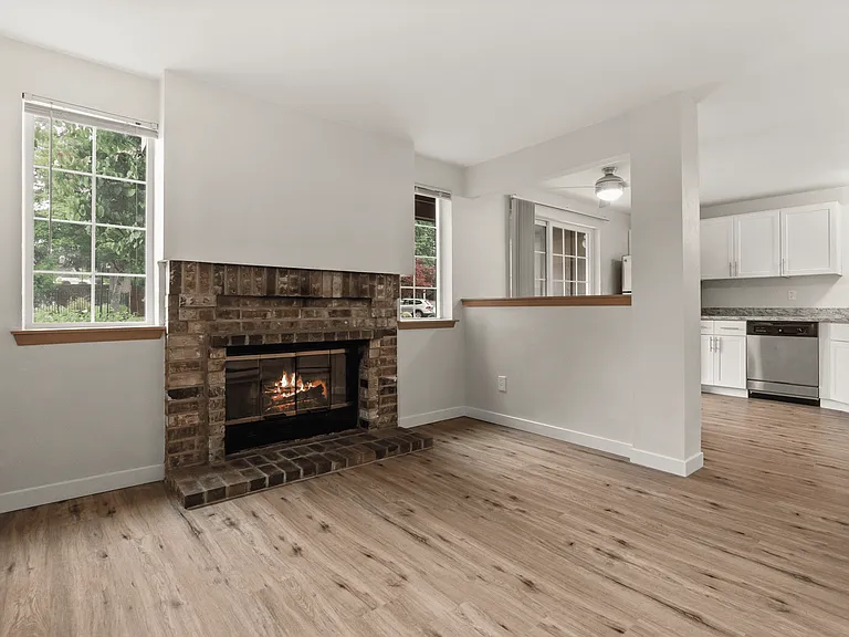 1 Bed 1 Bath - 680 Sq Ft 1 Bed 1 Bath - 680 Sq Ft