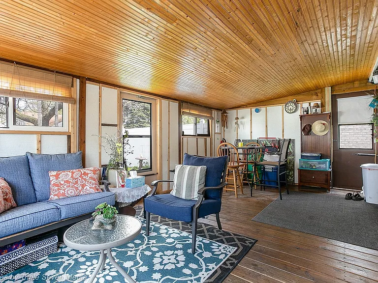 7134 W 74th Pl — Photo 15