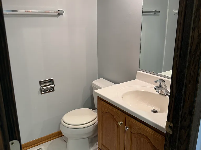 1070 Glouchester Hbr — Photo 10