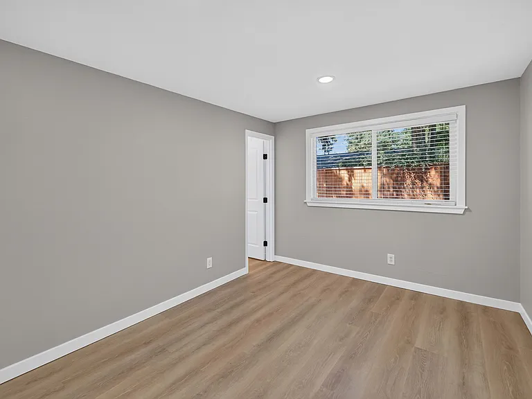 19049 SE 269th St — Photo 17
