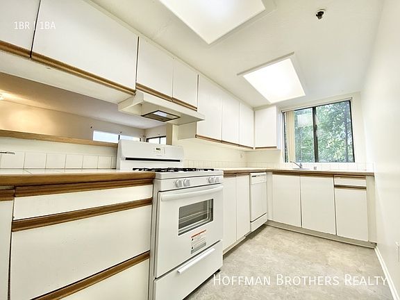 3rd image of 1255 S Midvale Ave APT 204