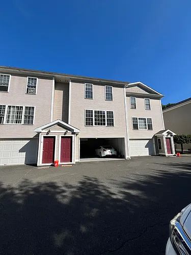 32 Oil Mill Rd #17 Photo 1