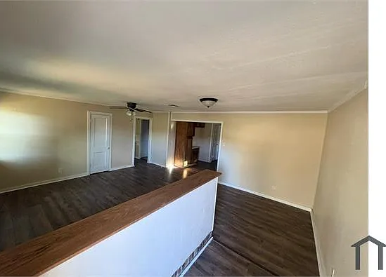 3727 Catherine St — Photo 8