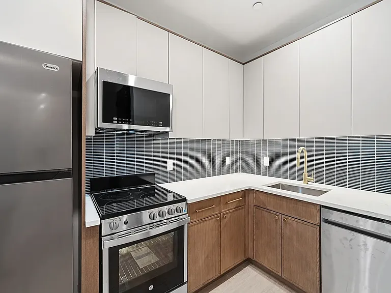 107 S 3rd St #1A — Photo 1