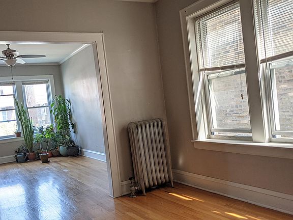 3rd image of 3654 N Whipple St #2