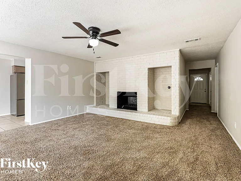4426 Adonis Dr — Photo 4