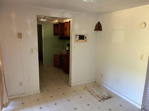 3rd image of 6374 Tracy Rd