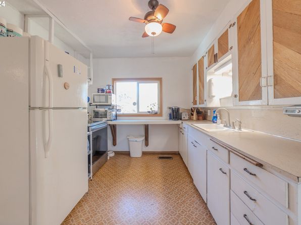 1125 Main St, Arlington, OR 97812