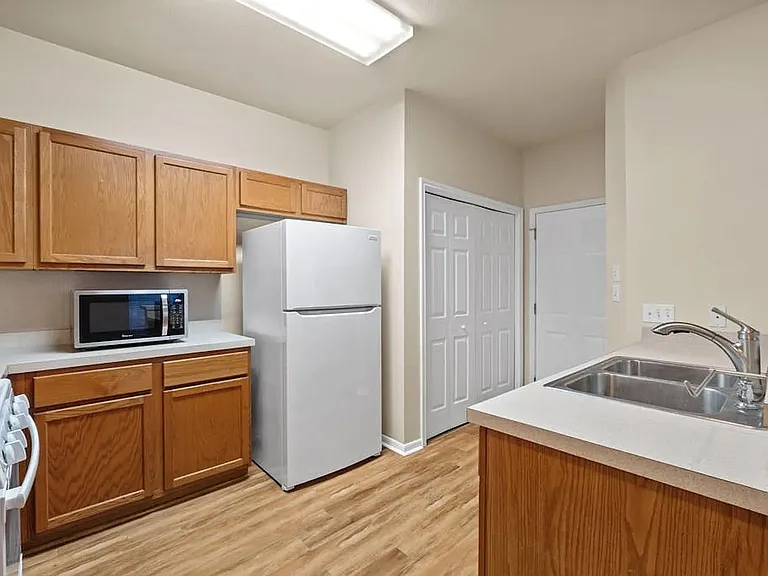 611 Zennia St #B — Photo 13