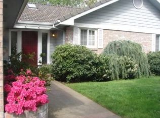 1122 Oakway Rd, Eugene, OR 97401