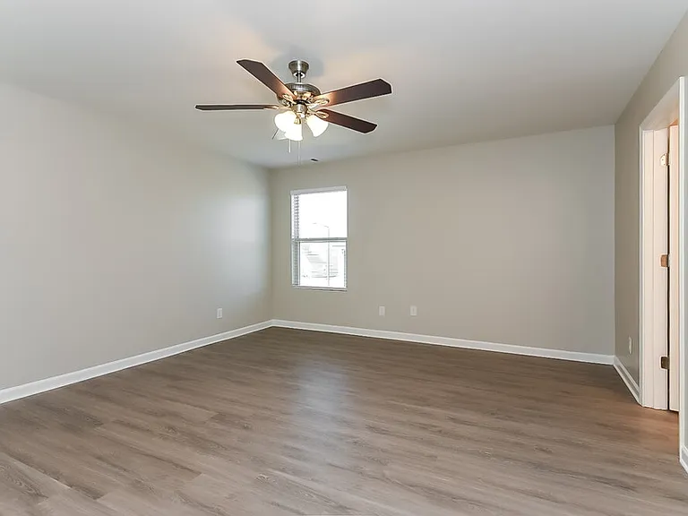 311 Caledonian Cir — Photo 11