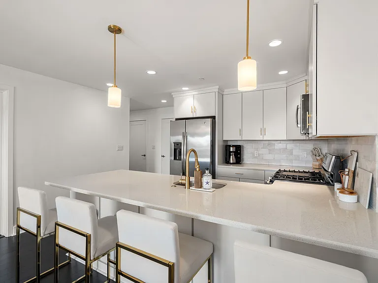 770 Washington Ave #404 — Photo 9