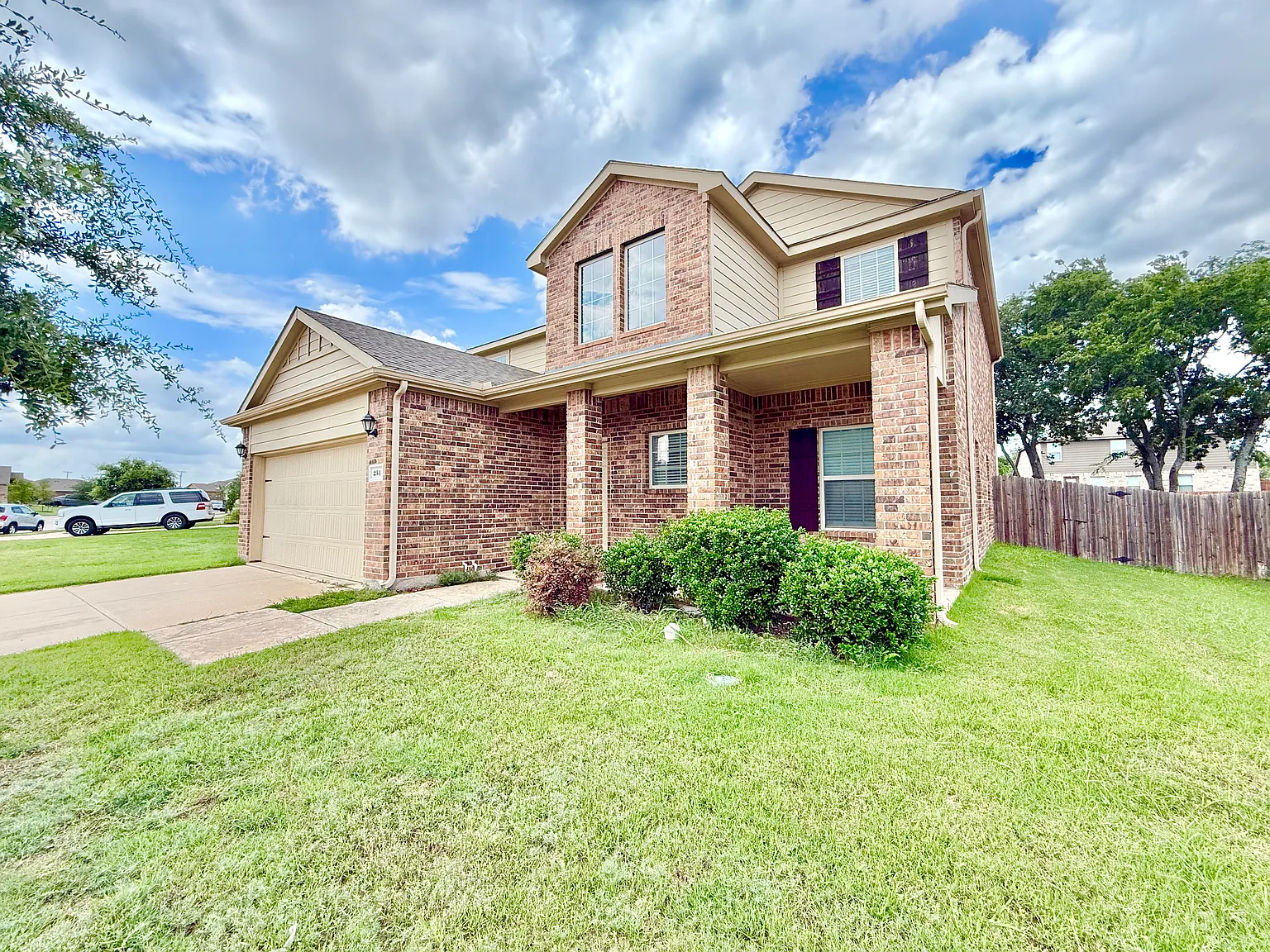 5 bed, 2619 sqft, $2,495 — Photo 3