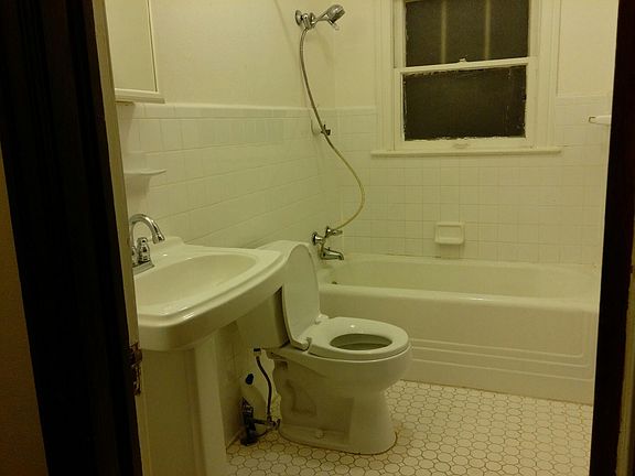 5th image of 6001 Goliad Ave #Earn