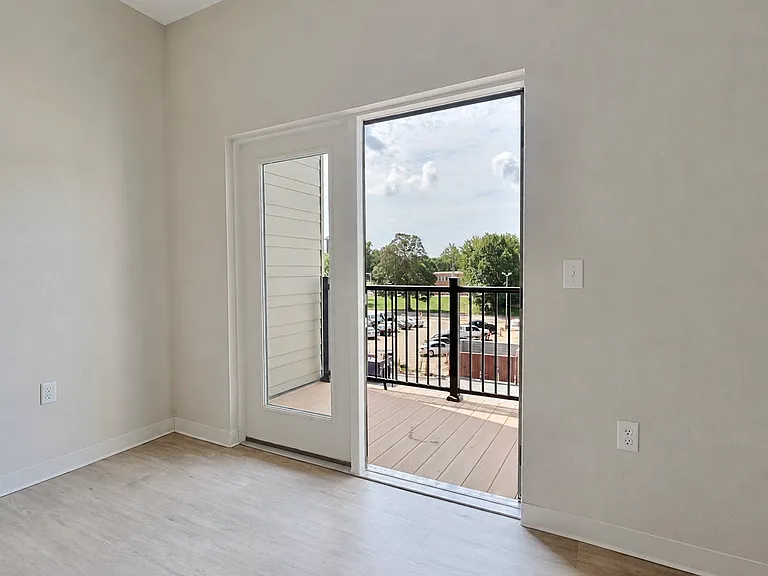 727 Poyntz Ave #209 — Photo 2