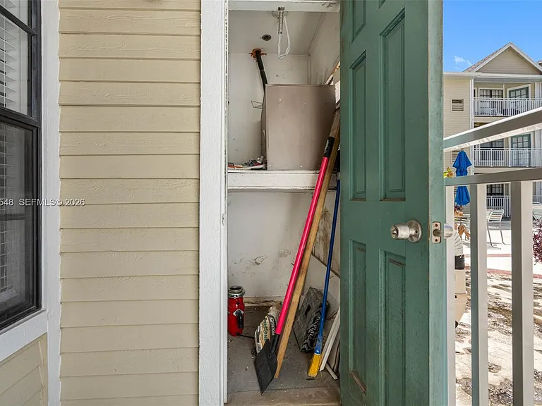 1000 W Horatio St #114 — Photo 25