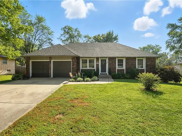 705 Galaxie Ave, Harrisonville, MO 64701