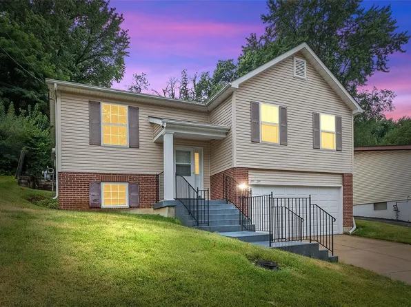 210 Ruggles Rd, Saint Louis, MO 63135