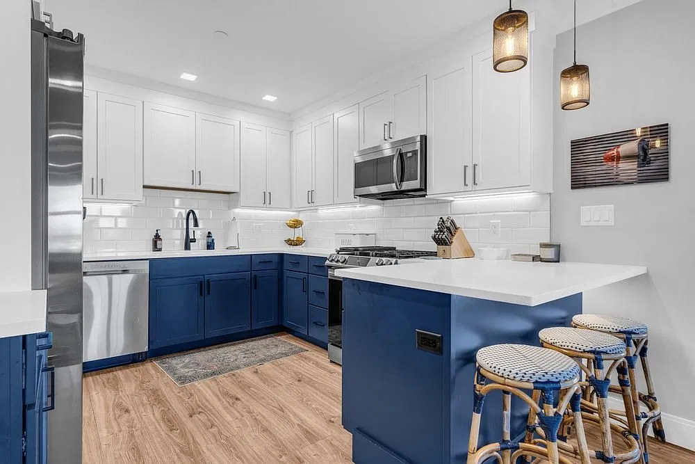 2 bed, 2.5 bath, 1206 sqft, $4,500 — Photo 2