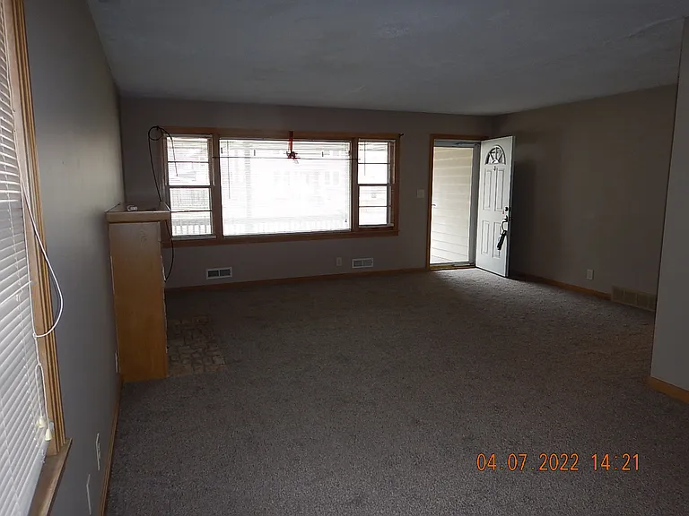 964 S 9th St — Photo 6