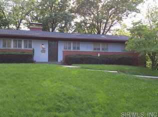 41 Berrywood Dr, Swansea, IL
