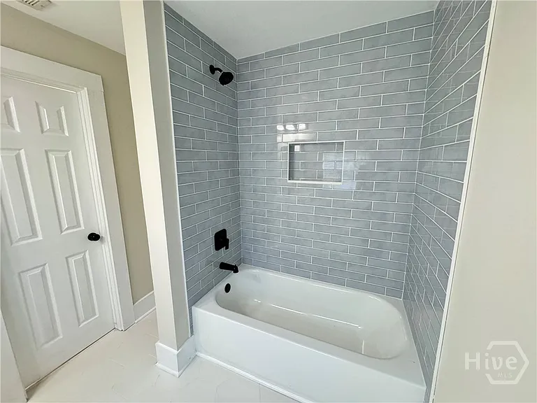 1112 E Anderson St — Photo 13