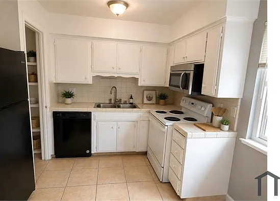 2 bed, 825 sqft, $1,495 — Photo 2