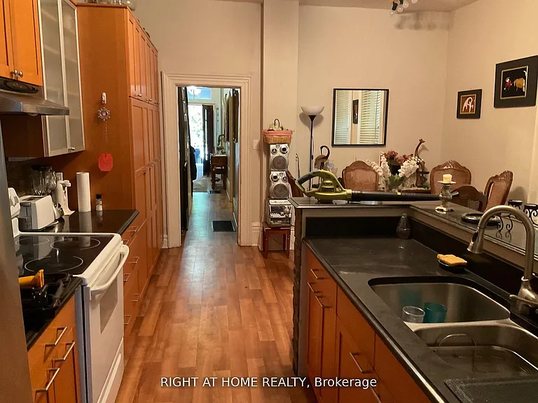 223 Beverley St #D — Photo 1