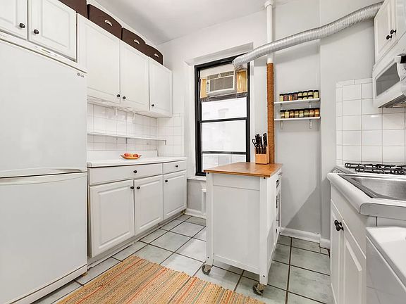 3rd image of 170 Claremont Ave APT 1