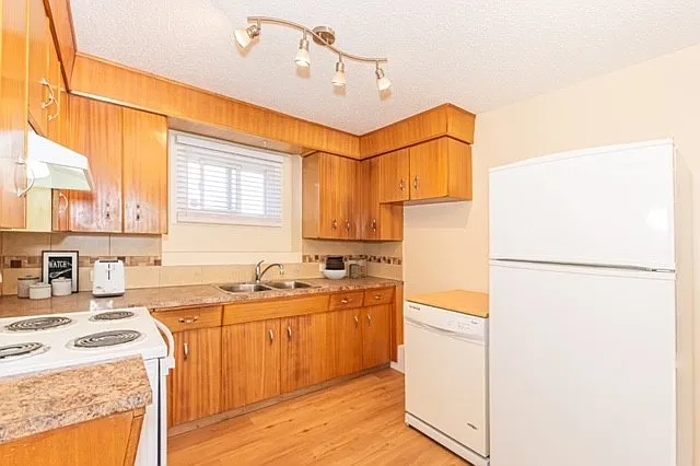 153 Woodvale Road West NW — Photo 41