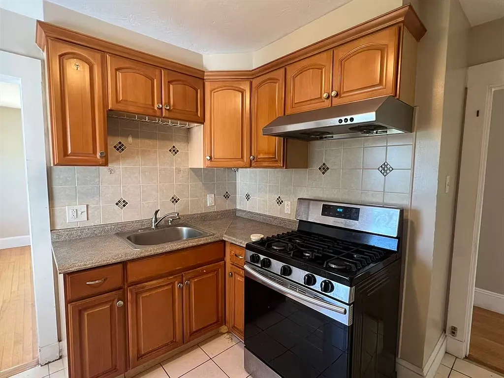 Building Photo - 86 Greene St #2