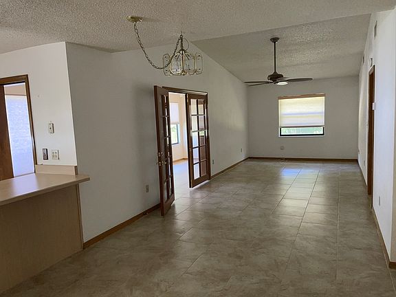 2nd image of 8 Farnum Ln #B