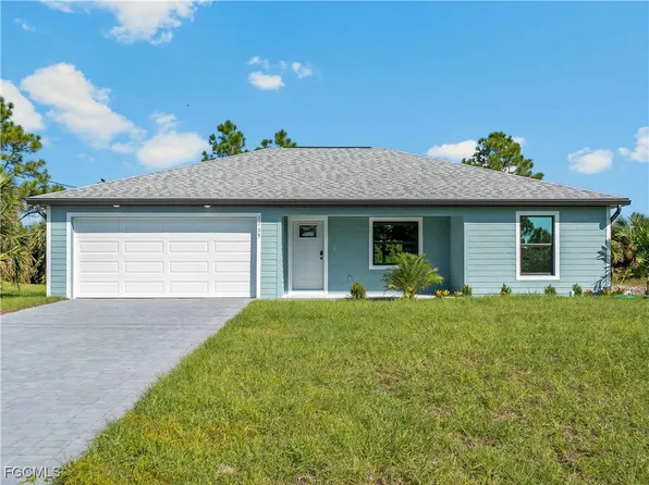 1135 Augusta St E, Lehigh Acres, FL 33974