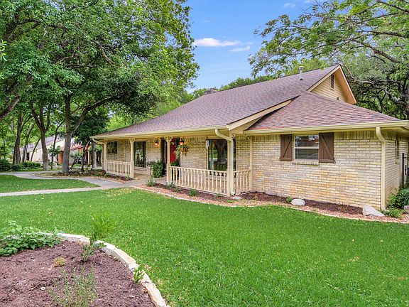 3rd image of 1836 Pebble Brook Dr