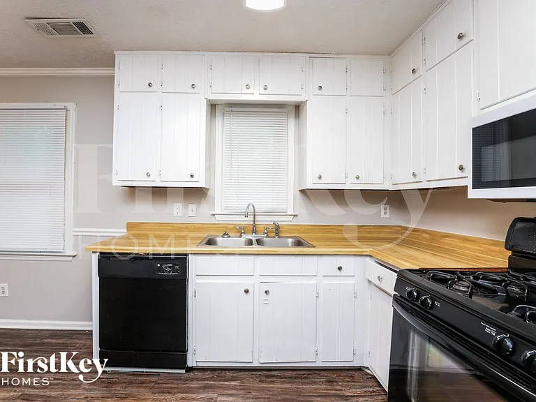 1408 Meadowind Ct SW — Photo 5