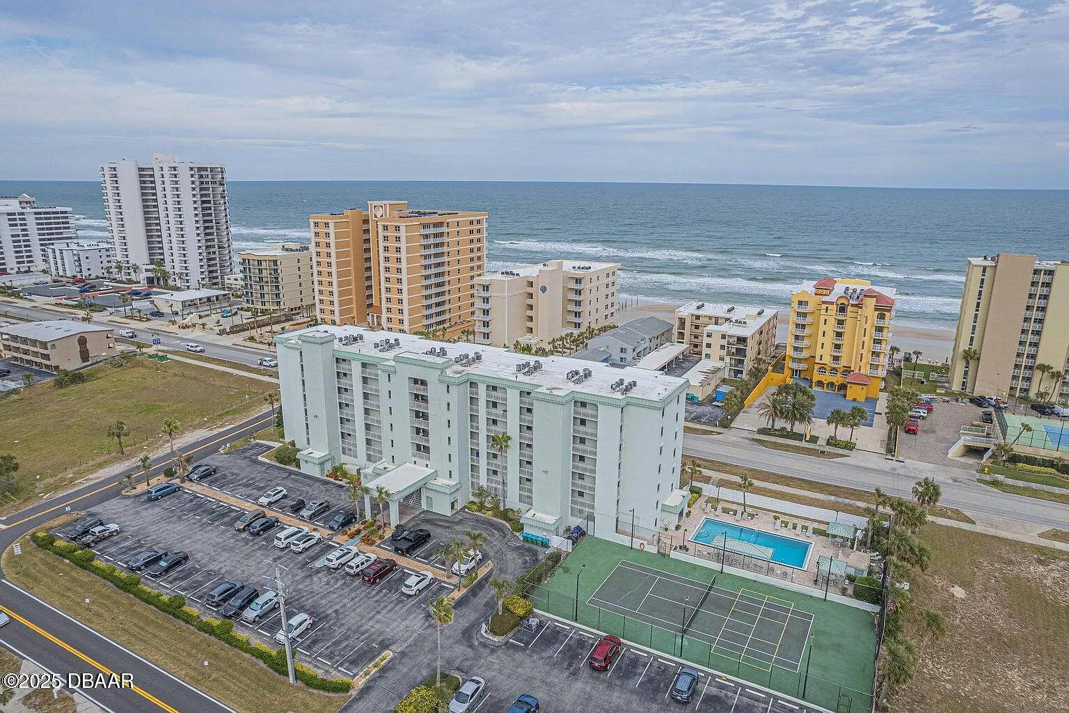 2 bed, 2.0 bath, 1013 sqft, $2,000 — Photo 1