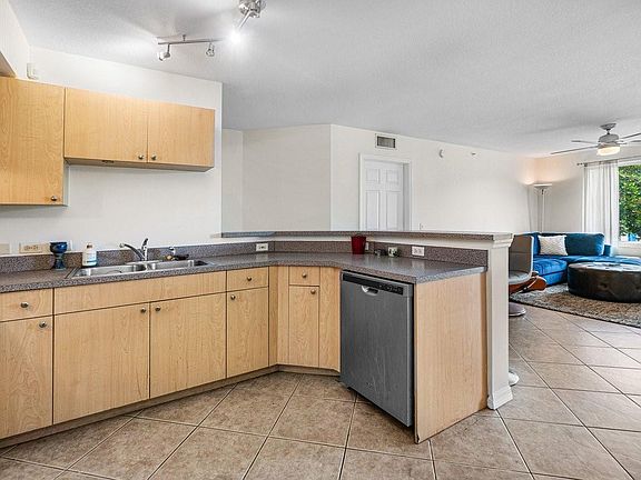 2nd image of 316 Villa Circle #316