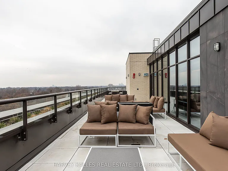 2118 Bloor St W #407 — Photo 13