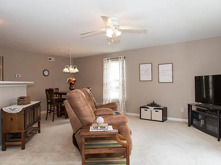 636 Homerun Dr — Photo 4