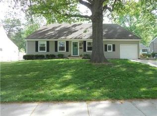 5925 W 76th St, Prairie Village, KS 66208