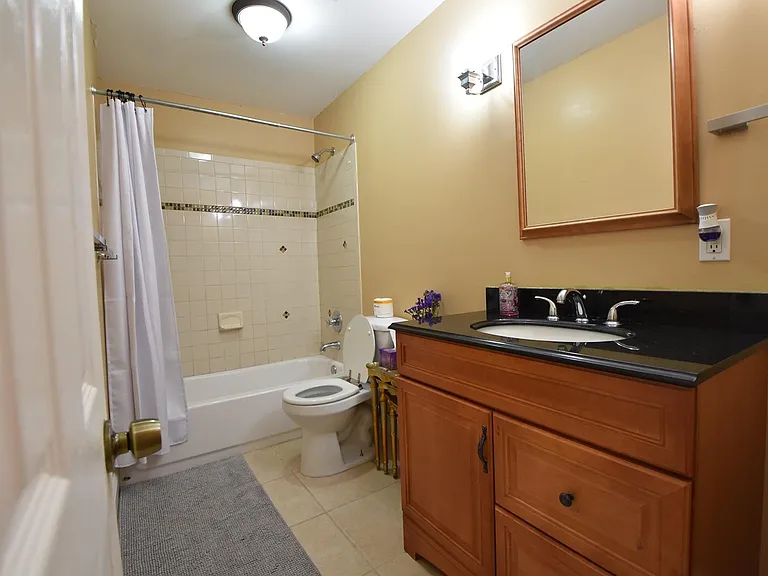8018 Chelwynde Ave — Photo 29