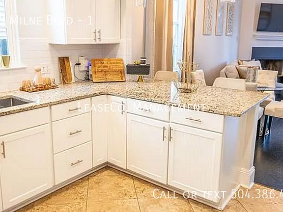 3rd image of 5929 Milne Blvd #1