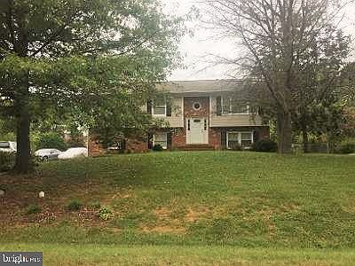 2nd image of 2131 Sebastian Rd