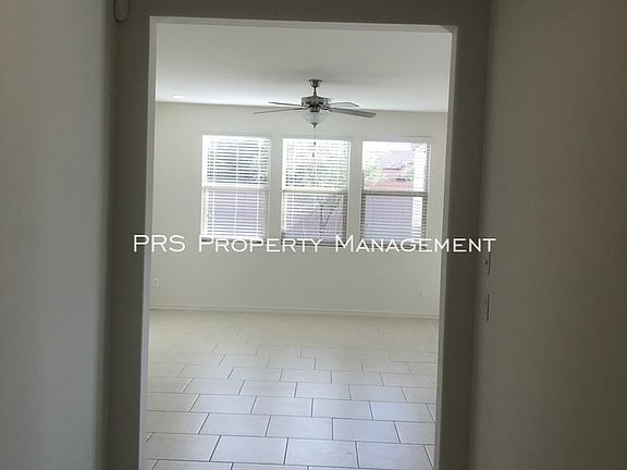 5th image of 1715 E Luna Blanca Way