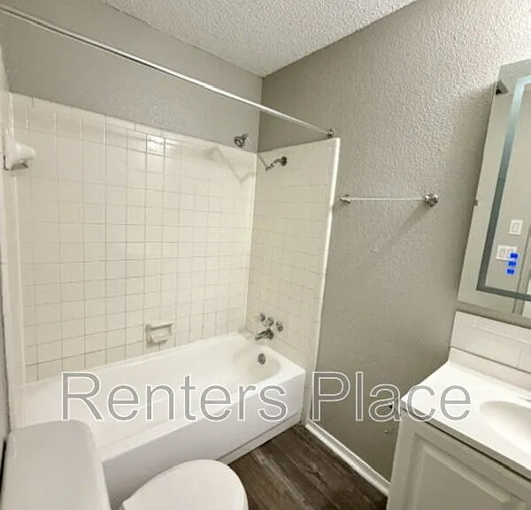 313 N Cedar St — Photo 11