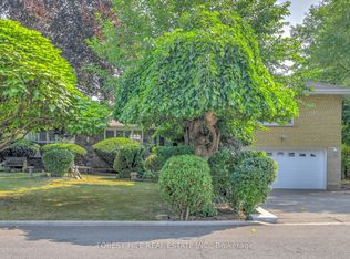 89 Portage Ave, Toronto, ON M9N3H2