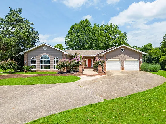 9021 Pleasant Ln — Photo 1